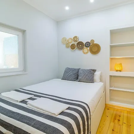 Diario De Noticias By Central Hill Apartments-2
